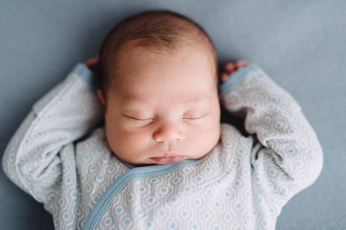 Med en newborn fotografering Silkeborg bevarer du minderne fra den første tid